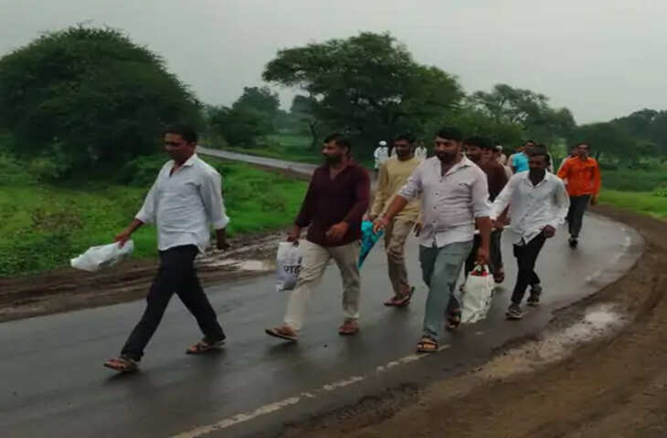 फसल बीमा राशि नहीं मिलने पर किसानों का पैदल मार्च, झाबुआ कलेक्टर कार्यालय तक 50 किमी की पदयात्रा शुरू