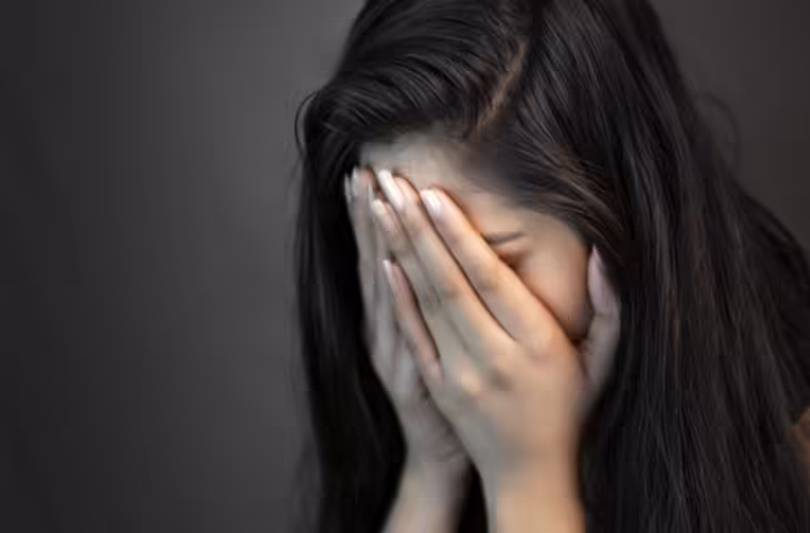 मनोहरपुर में युवती से दुष्कर्म कर ब्लैकमेलिंग: आरोपी ने बनाया अश्लील वीडियो, पैसे नहीं मिलने पर किया वायरल