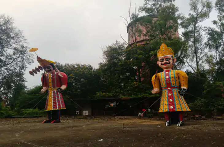 सीहोर में तेज हवा से झुक गए रावण के नौ सिर, वाटरप्रूफ पुतला सुरक्षित; बाल विहार मैदान में आज होगा भव्य दशहरा उत्सव