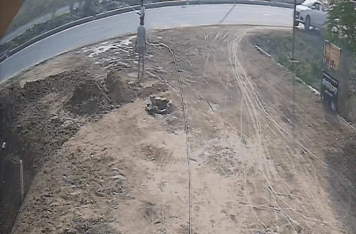 रॉकेट की रफ्तार से आई कार ने युवक को हवा में उछाला, 30 मीटर दूर जाकर गिरा, दर्दनाक मौत