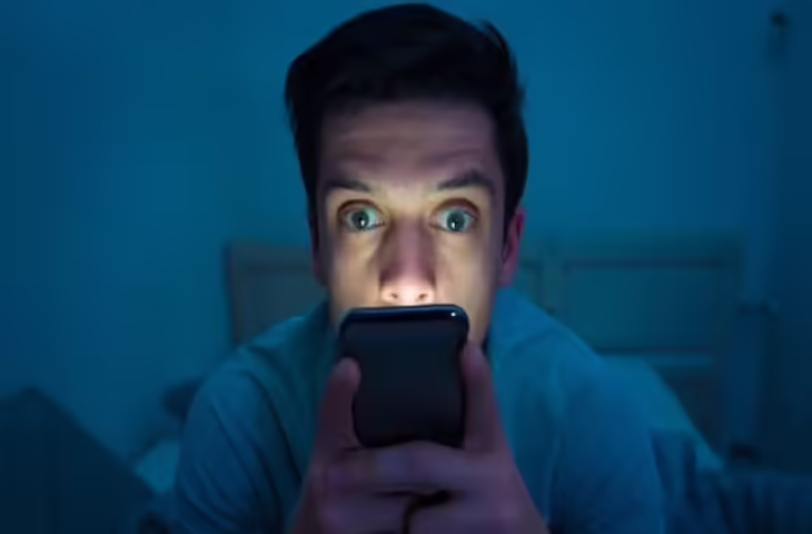 Screen Time Effects: सावधान! क्या आपको भी हो रही &lsquo;ब्रेन रॉट&rsquo; की समस्या?&nbsp;घट रही लोगों की फोकस पावर और याददाश्त&nbsp;