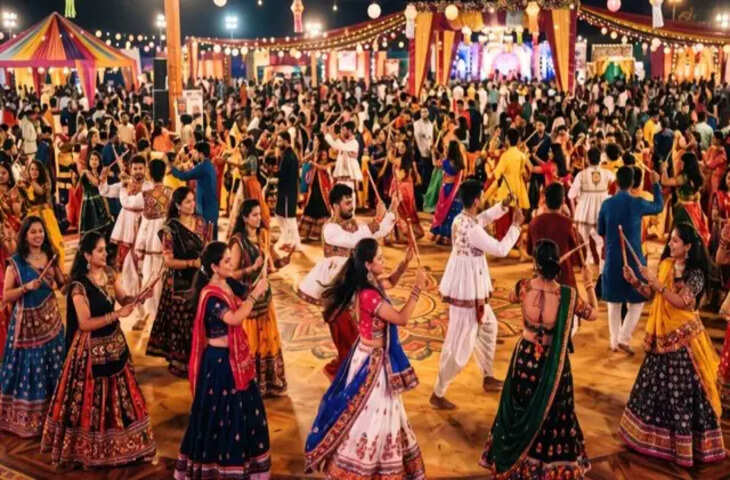 इस नवरात्र दोस्तों और फैमिली के साथ डांडिया नाइट का लें मजा: दिल्ली-NCR के इन फेमस स्पॉट्स पर बनाएं प्लान