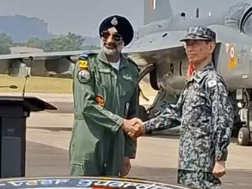 जोधपुर में पहली बार भारत-जापान एयरफोर्स चीफ ने साथ उड़ाए तेजस, युद्धाभ्यास में दिखी हवाई ताकत