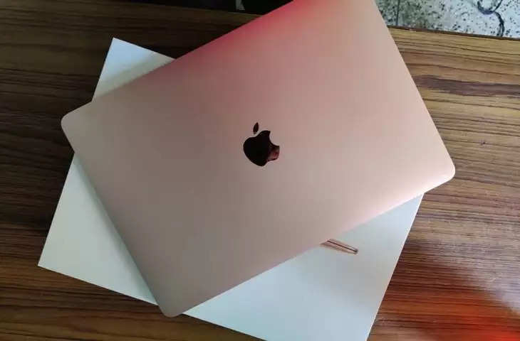 साल के अंत में Apple के MacBook Air M3 पर मिल रहा भारी भरकम डिस्काउंट, अभी नहीं खरीदा तो पछताएंगे 