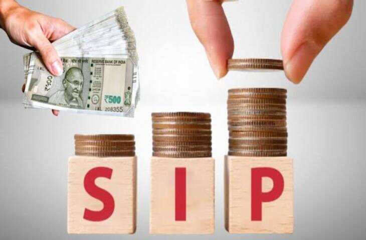 इन्वेस्टमेंट का नया ट्रेंड: SIP से कैसे अलग है STP? हर महीने ₹50,000 के निवेश से बड़ा फंड बनाने का तरीका