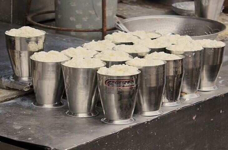 Viral Video: लाहौर में आधी रात को लस्सी के लिए उमड़ी भीड़, 3 बजे का नजारा देख हैरान रह जाएंगे आप​​​​​​​