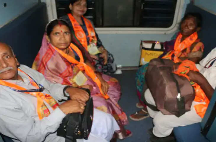 मुख्यमंत्री तीर्थ दर्शन योजना: उमरिया से 262 श्रद्धालु अयोध्या-वाराणसी के लिए रवाना, विशेष ट्रेन को दिखाई गई हरी झंडी