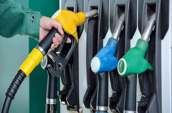 पेट्रोल पर ₹3.50 और डीजल पर ₹1.50 घटा विंडफॉल टैक्स, आधी रात को आया बड़ा फैसला​​​​​​​