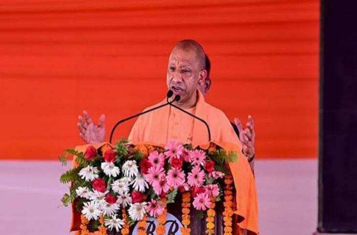 मैनपुरी में सीएम योगी का सपा पर हमला, बोले- &lsquo;पहले कांवड़ यात्रा और धार्मिक आयोजनों पर लगती थीं पाबंदियां&rsquo;