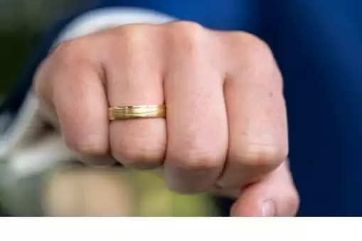 Tortoise Ring: : कछुए की अंगूठी धारण करने से जाग जाता है भाग्य, लेकिन ये  राशियां बिल्कुल न पहनें, वरना हमेशा रहेंगे परेशान | Jansatta
