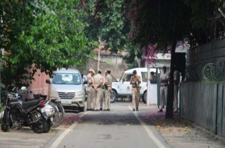 Female sexual harassment case : राहुल गांधी आवास पहुंची दिल्ली पुलिस