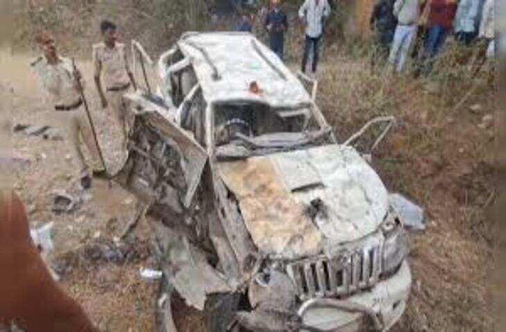 मध्य प्रदेश के जबलपुर में कार के पुल से नीचे गिरने से चार लोगों की मौत, दो गंभीर रूप से घायल