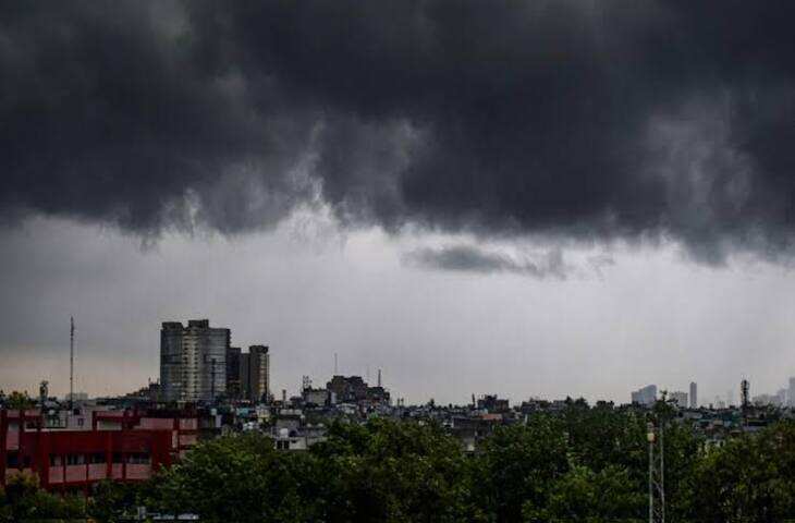 Delhi Weather Update: दिल्ली में आज भी बारिश के आसार, IMD का येलो अलर्ट; जनमाष्टमी पर बदला रहेगा मौसम का मिजाज