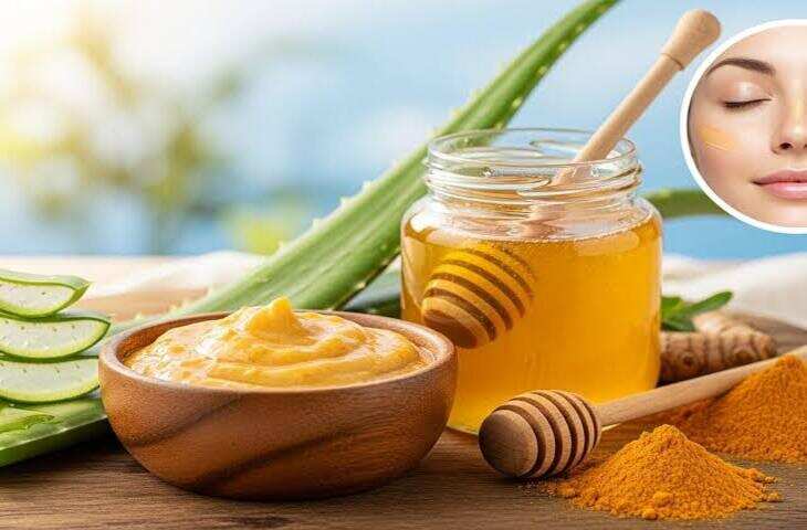 Dry Skin से परेशान हैं? शहद और नारियल तेल का ये फेस मास्क देगा चेहरे को नेचुरल नमी