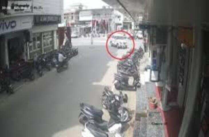 नशे में धुत बोलोरो ड्राइवर ने बुजुर्ग को रौंदा, फिर पकडें जाने के डर से भागा, Viral वीडियो देख कांप उठे लोग