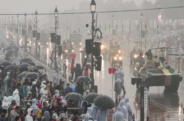 पश्चिमी विक्षोभ ने दिल्ली-एनसीआर में मौसम का मिज़ाज बदला, बेमौसम बारिश और तापमान में गिरावट