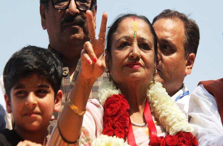 गुरुग्राम मेयर के पति को सलाहकार नियुक्त करने पर विवाद खड़ा हो गया