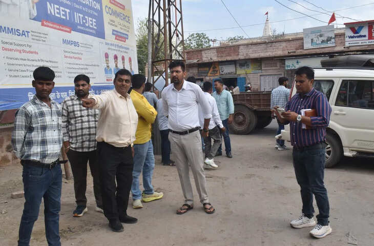 स्वच्छता को लेकर प्रशासन सख्त, आयुक्त गोविंद सिंह भींचर खुद सड़कों पर उतरे