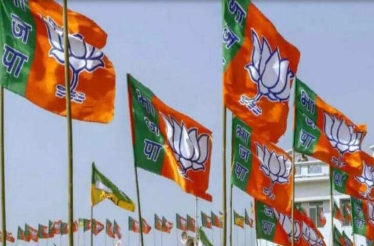 UP BJP New Team: संगठन में बड़ा फेरबदल, नीरज सिंह और पूजा पाल को मिली अहम जिम्मेदारी, 46 नामों का हुआ ऐलान