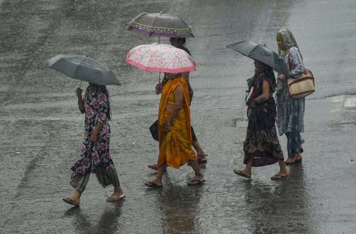 Weather Update: दिल्ली-NCR में मूसलाधार बारिश का कहर, रेड अलर्ट जारी; यूपी, बिहार समेत कई राज्यों में कैसा रहेगा मौसम?