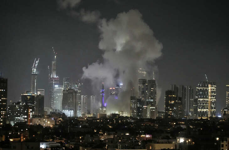 वीडियो में देखें ईरान में जासूसी के आरोप में फांसी, इजराइल पर मिसाइल हमले से तनाव बढ़ा