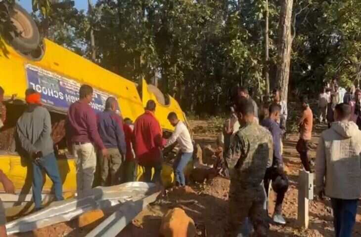 झारखंड में मातम में बदली&nbsp;शादी की खुशियाँ! बस के ब्रेक फेल होने से&nbsp;9 की मौत और 80 घायल