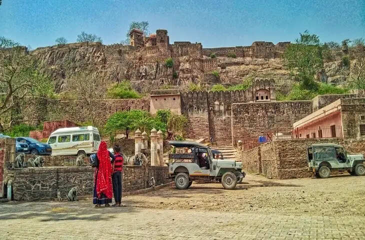 जहां इतिहास और जंगल का रोमांच साथ-साथ चलता है, वीडियो में जाने क्यों बार-बार लौटते हैं पर्यटक?