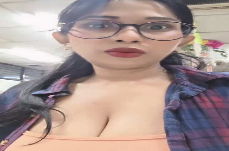 Viral Video: शिकायत लेकर नगर निगम कार्यालय पहुंचीं डॉक्टर, खाली कुर्सियां देखकर बनाया वीडियो