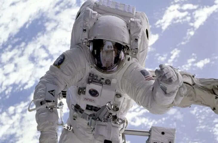 क्या आप जानते हैं एक Astronaut Suit की कीमत? फीचर्स और टेक्नोलॉजी सुनकर उड़ जाएंगे होश