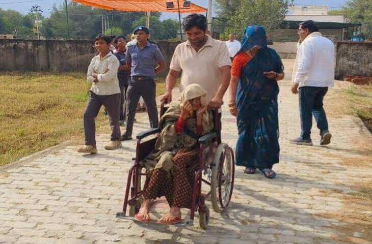 जयपुर की 112 ग्राम पंचायतों में सरपंच-वार्ड पंच चुनाव की वोटिंग पूरी, वीडियो में जाने 928 उम्मीदवारों की किस्मत का फैसला आज