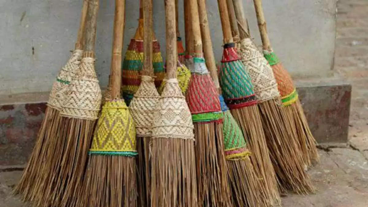 Vastu tips for broom 