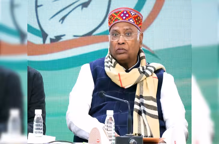 मल्लिकार्जुन खड़गे ने बुलाई इंडिया गठबंधन के नेताओं की लंच बैठक, धरना प्रदर्शन के बाद अगली रणनीति पर चर्चा