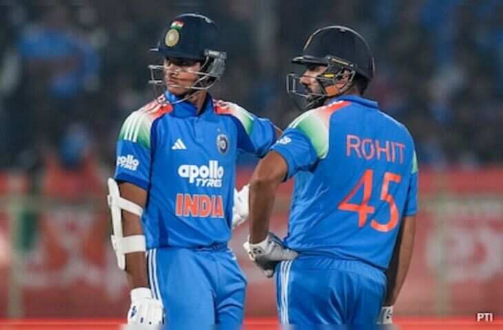 s SA 3rd ODI : रोहित शर्मा की ताबड़तोड़ फिफ्टी! यशस्वी जायसवाल भी क्रीज़ पर टिके, जाने कितना हुआ स्कोर 