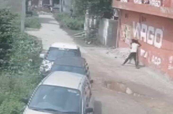 जयपुर में छात्र पर जानलेवा हमला, फुटेज में देंखे दौड़ा-दौड़ाकर लाठी-सरियों से पीटा, रिवॉल्वर के बट से सिर फोड़ा; डेढ़ लाख रुपये और चेन लूटकर फरार