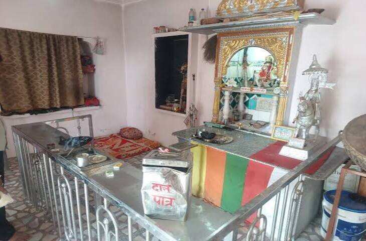 नागौर में मंदिर चोरी: बाबा रामदेवजी मंदिर का ताला तोड़कर चांदी के छत्र, वीडियो में जाने भाला और दानपात्र ले गए चोर