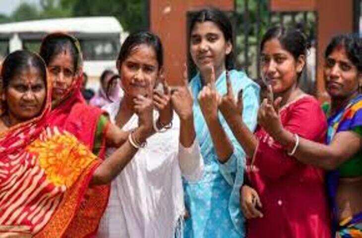 पश्चिम बंगाल में दूसरे चरण की वोटिंग जारी, सुबह 9 बजे तक 18.39% मतदान, बूथों पर महिलाओं की लंबी कतारें