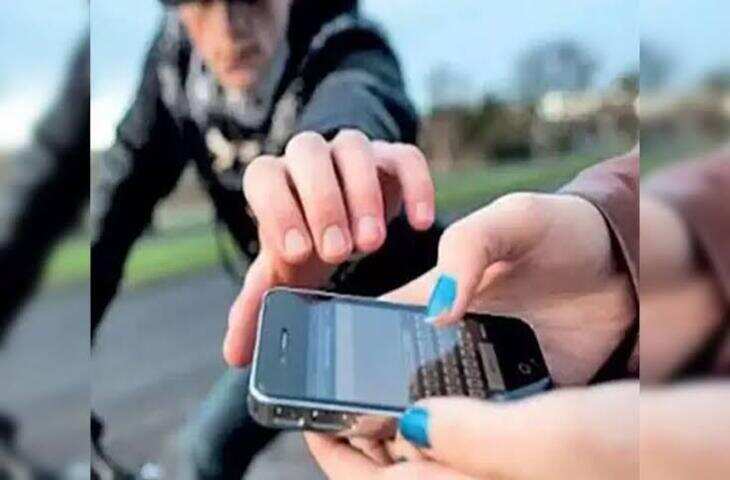 मोबाइल चोरी होने के बाद घबराएं नहीं, सबसे पहले करें ये 5 काम, बैंक अकाउंट और निजी जानकारी रहेगी सुरक्षित