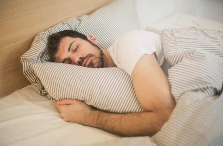 सुबह नींद खुलने के बाद बेड से नहीं होता उठने का मन,तो बहुत खतरनाक हो सकता है यह 