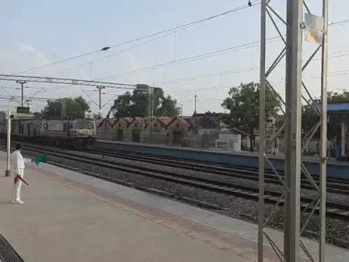 त्योहारों पर घर जाने वालों को राहत, रेलवे चलाएगा 7 स्पेशल ट्रेनें; डेढ़ महीने तक मिलेगी सुविधा