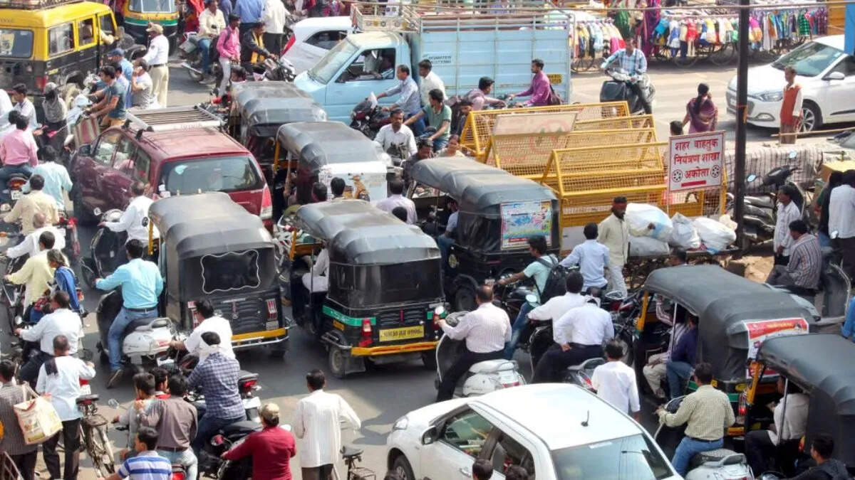 मैं केवल सोने के लिए घर आता हूं...' मुंबई में ₹35,000 कमाने वाले एम्प्लॉई का ट्रैवल रूटीन हुआ वायरल