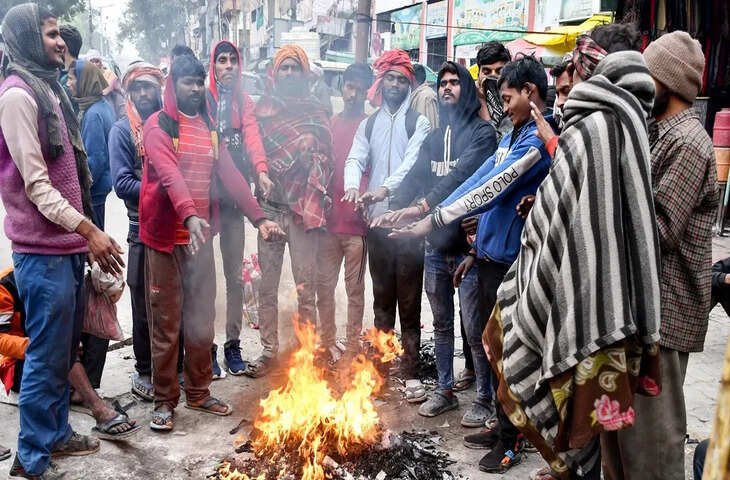 IMD alert :&nbsp;दिल्ली मौसम अपडेट अगले 3 दिन सर्दी का प्रकोप, लुढ़ककर 2 डिग्री तक पहुंच सकता है पारा&nbsp;