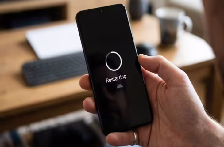 इस साल के बाद&nbsp;Google, Samsung, iPhone समेत कई स्मार्टफोन बन जाएंगे कबाड़, फटाफट जाने कहीं आपका फोन भी तो नहीं लिस्ट में ?