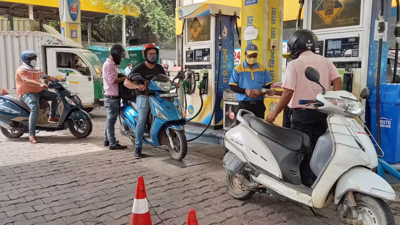 Petrol-Diesel New Rule: पेट्रोल पंपों पर कोटा सिस्टम लागू, अब तय लिमिट से नहीं मिलेगा एक भी बूँद ज्यादा