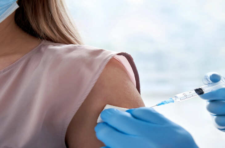 Adult Vaccination क्या है और क्यों जरूरी है? ये 3 वैक्सीन हर वयस्क को लगवाने चाहिए