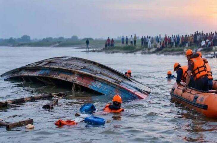 बिहार में गंगा नदी में नाव पलटी, फुटेज में देंखे 13 बच्चों की मौत; एक ही परिवार की 7 बच्चियों ने गंवाई जान, 17 साल की लड़की ने बचाई 3 लोगों की जिंदगी
