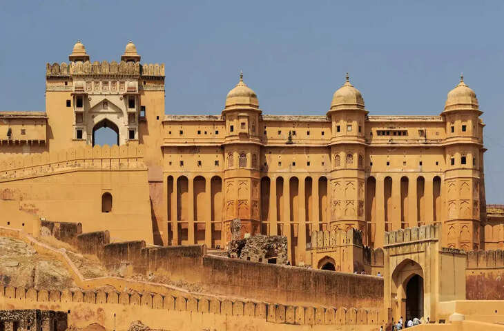 आप भी जरूर घूमे दुनिया भर में मशहूर हैं भारत के ये महल