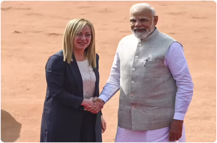 G7 समिट में मोदी-मेलोनी बातचीत के दौरान जयशंकर की मुस्कान वायरल, इंटरनेट पर बना &lsquo;फेवरेट मोमेंट&rsquo;