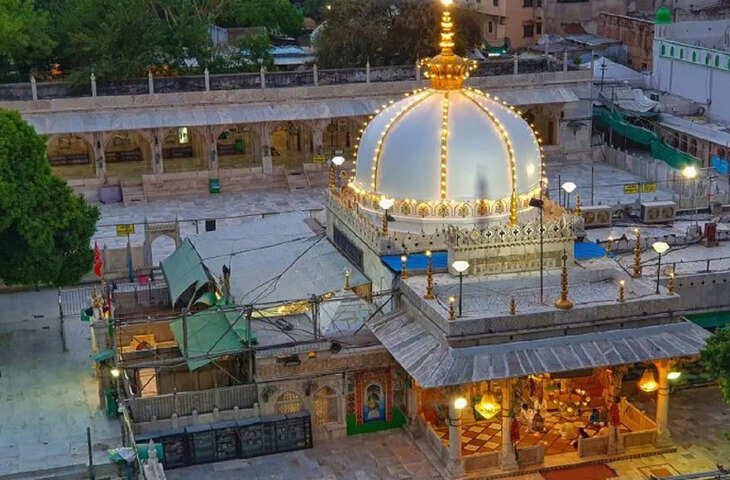 अजमेर शरीफ दरगाह की ये खास बातें शायद नहीं जानते होंगे आप, ख्वाजा गरीब नवाज के दर पर सदियों से पहुंच रहे जायरीन