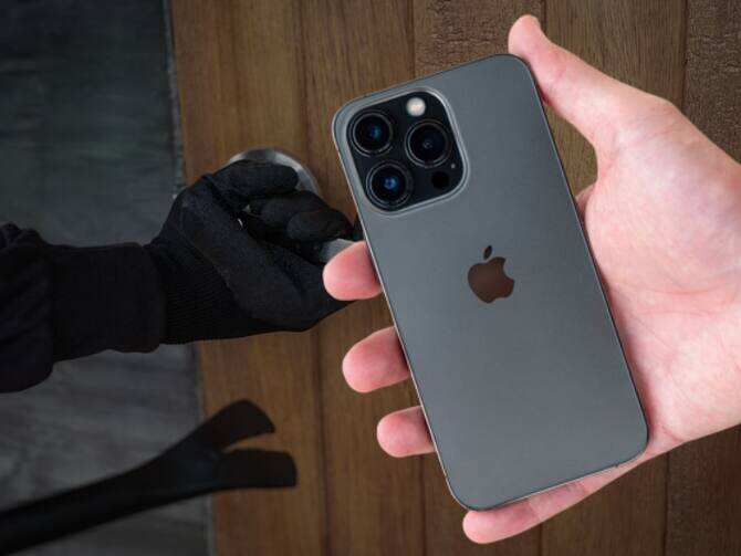 4 crore iPhone blown up in film style, police also surprised GEARRICE