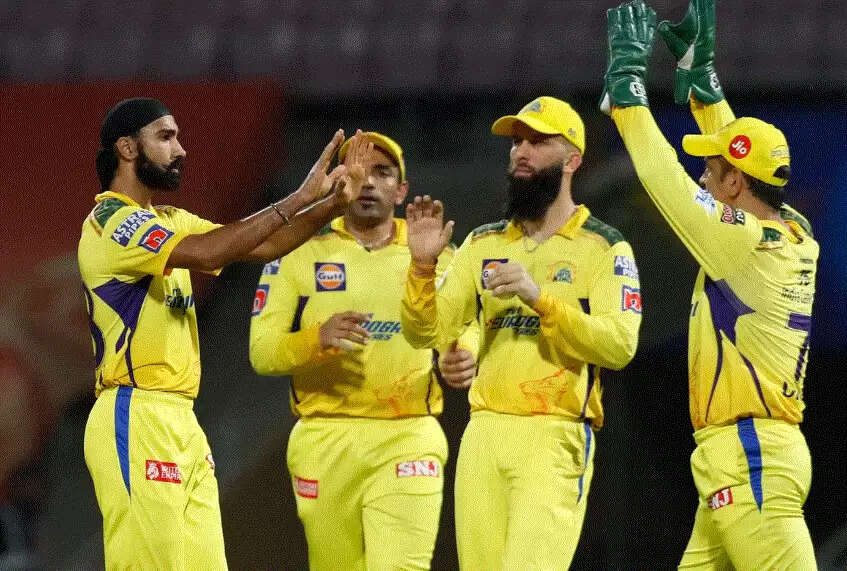 IPL 2022 CSK vs DC: कागज के महल की तरह 117 पर ढह गई DC, CSK ने 91 रनों से जीत दर्ज करते हुए प्लेऑफ की उम्मीद रखी बरकरार